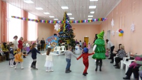традиционный детский новогодний утренник «У ёлки» прошёл в районном доме культуры - фото - 5