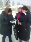 члены участковых избирательных комиссий Духовщинского района проводят поквартирный обход избирателей - фото - 7