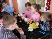 в Ерышовском СДК прошёл праздник для детей «Дорого яичко к христовому дню" - фото - 5