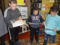в Булгаковской сельской библиотеке пошла познавательная игра «Конституция – главный закон жизни» - фото - 3