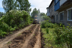 в городе Духовщине начались работы по благоустройству дворовых территорий многоквартирных домов - фото - 4