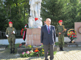 в г. Духовщине состоялся митинг, посвящённый 80 годовщине освобождения Духовщинского района от фашистских захватчиков - фото - 15