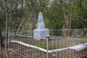 в Духовщинском районе продолжат ремонтировать памятные объекты - фото - 1