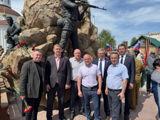 глава Виктор Молотков принял участие в открытии памятника воинам-афганцам в деревне Рыбки Сафоновского округа - фото - 5
