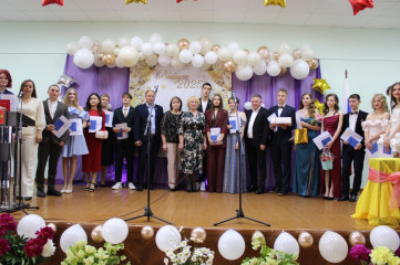 в Духовщинской средней школе прошел выпускной - фото - 10