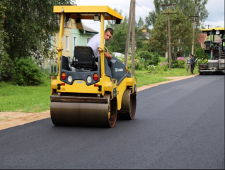 в деревне Зимец ведутся работы по асфальтированию улицы Дорожной - фото - 3