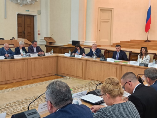 глава округа Виктор Молотков принял участие в рабочем совещании под председательством заместителя председателя Правительства Смоленской области Алексея Гусева - фото - 2