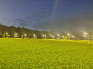 на стадионе в поселке Озерный теперь есть освещение - фото - 2