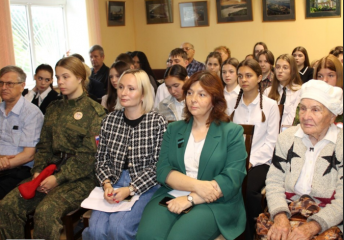 в Духовщине состоялась встреча молодежи с ветеранами - фото - 6