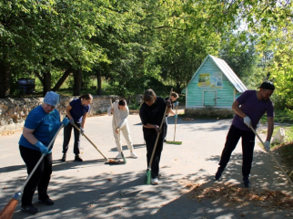 в Духовщине организовали традиционный субботник - фото - 10