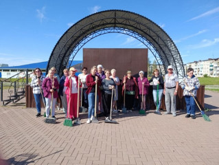 в поселке Озерный прошел субботник - фото - 10