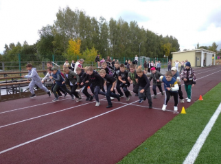 на стадионе "Дружба" в городе Духовщине состоялся легкоатлетический забег, посвященный 82-годовщине освобождения Духовщинского округа от немецко-фашистских захватчиков - фото - 4