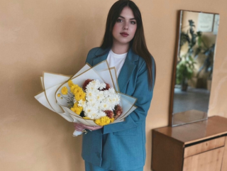 татьяна Барсукова третий год успешно работает учителем начальных классов в Духовщинской средней школе - фото - 1