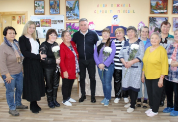 виктор Молотков встретился с участниками "Клуба золотого возраста" в Озерном - фото - 10