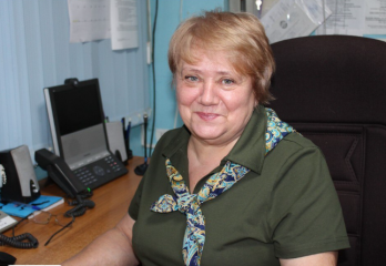 людмила Приходько 19 лет работает инспектором ЕДДС - фото - 1