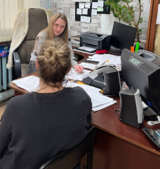 специалисты отдела экономического развития, имущественных и земельных отношений администрации Духовщинского округа продолжают консультировать жителей о мерах государственной поддержки предпринимателей - фото - 1