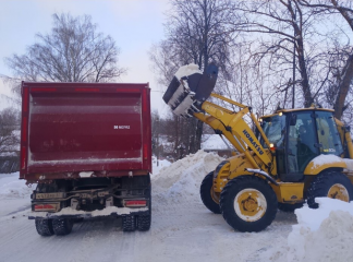 в Духовщине продолжаются работы по вывозу снега с проблемных участков - фото - 2