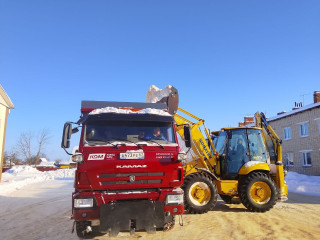 продолжаем вывозить снег с проблемных участков - фото - 7