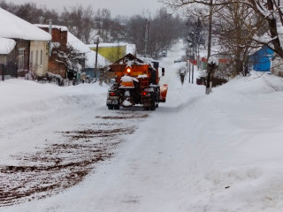 продолжаем активно чистить и посыпать улицы и тротуары - фото - 8