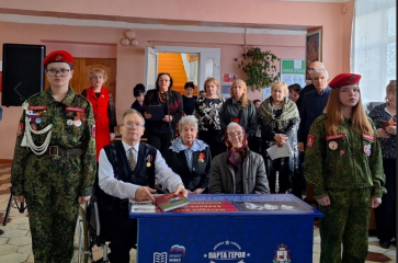 в Духовщинской средней школе открыли парту имени Матрены Вольской, Варвары Поляковой и Екатерины Громовой - фото - 3