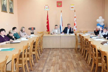 глава округа Виктор Молотков принял участие в заседании Духовщинского окружного Совета депутатов первого созыва - фото - 5