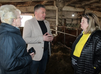 виктор Молотков побывал в фермерском хозяйстве кооператива "Я деревня" - фото - 10