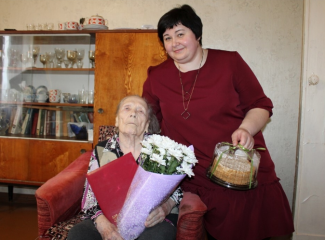 поздравляем Нину Никифоровну Иванову с днем рождения - фото - 1