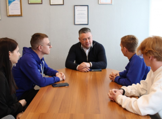 виктор Молотков встретился с активистами "Молодой гвардии" из города Смоленска - фото - 4