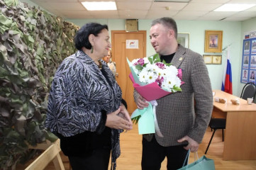виктор Молотков поздравил председателя районной ветеранской организации Нину Иванову с юбилеем - фото - 2