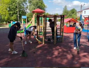 в городе Духовщине прошел субботник - фото - 7
