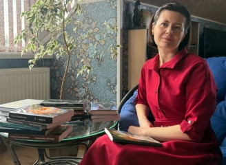 елена Кузьменкова — учитель музыки и психолог в Духовщинской средней школе, одновременно - писательница - фото - 2